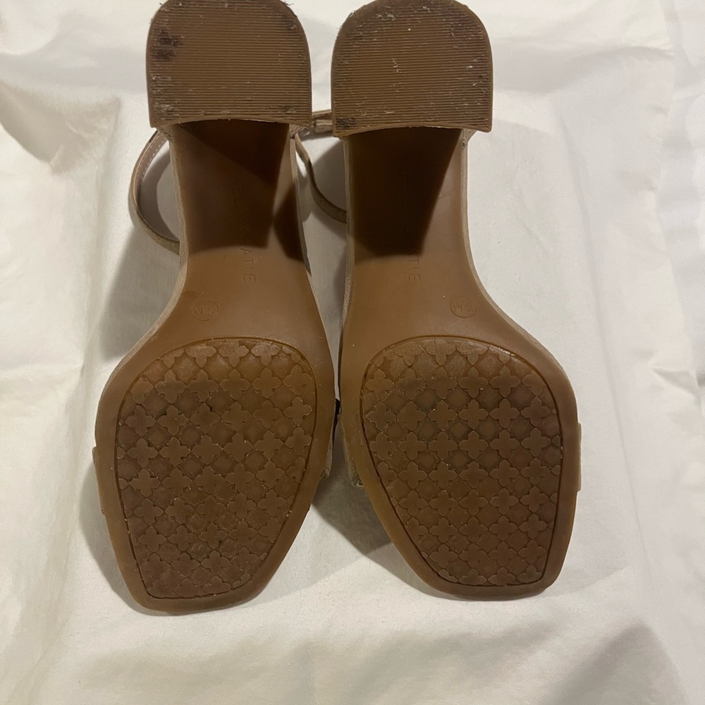Kelly & Katie Caital Sandal Taupe - Picture 3 of 5